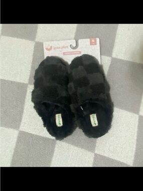 Honeydew USA Black Plush Slide Slippers for Kids